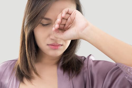 woman having drowsiness as a side effect of taking cyclobenzaprine